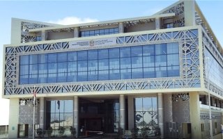 تسهيلات جديدة في الدفع.. 8 بنوك تتيح تقسيط رسوم خدمات «الموارد البشرية والتوطين» 23 wp header logo17617536061695231066