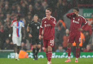 ليفربول يتكبد هزيمة ثقيلة في عقر داره ويودع كأس الرابطة مبكرا 21 wp header logo1761782435891394239