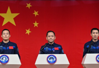 أصغر رائد فضاء و4 فئران ضمن طاقم الرحلة الفضائية الصينية المقبلة 12 wp header logo1761829206666038478